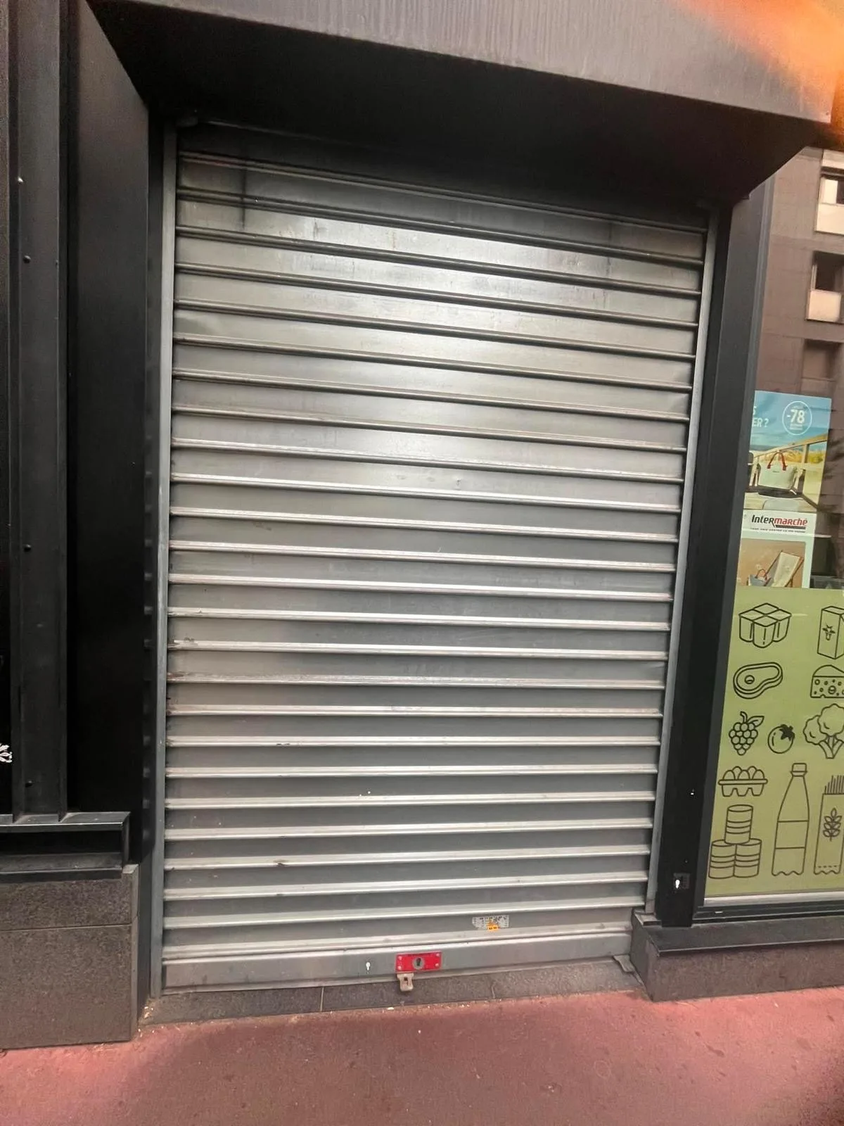 Installation et pose de rideau métallique à Cergy